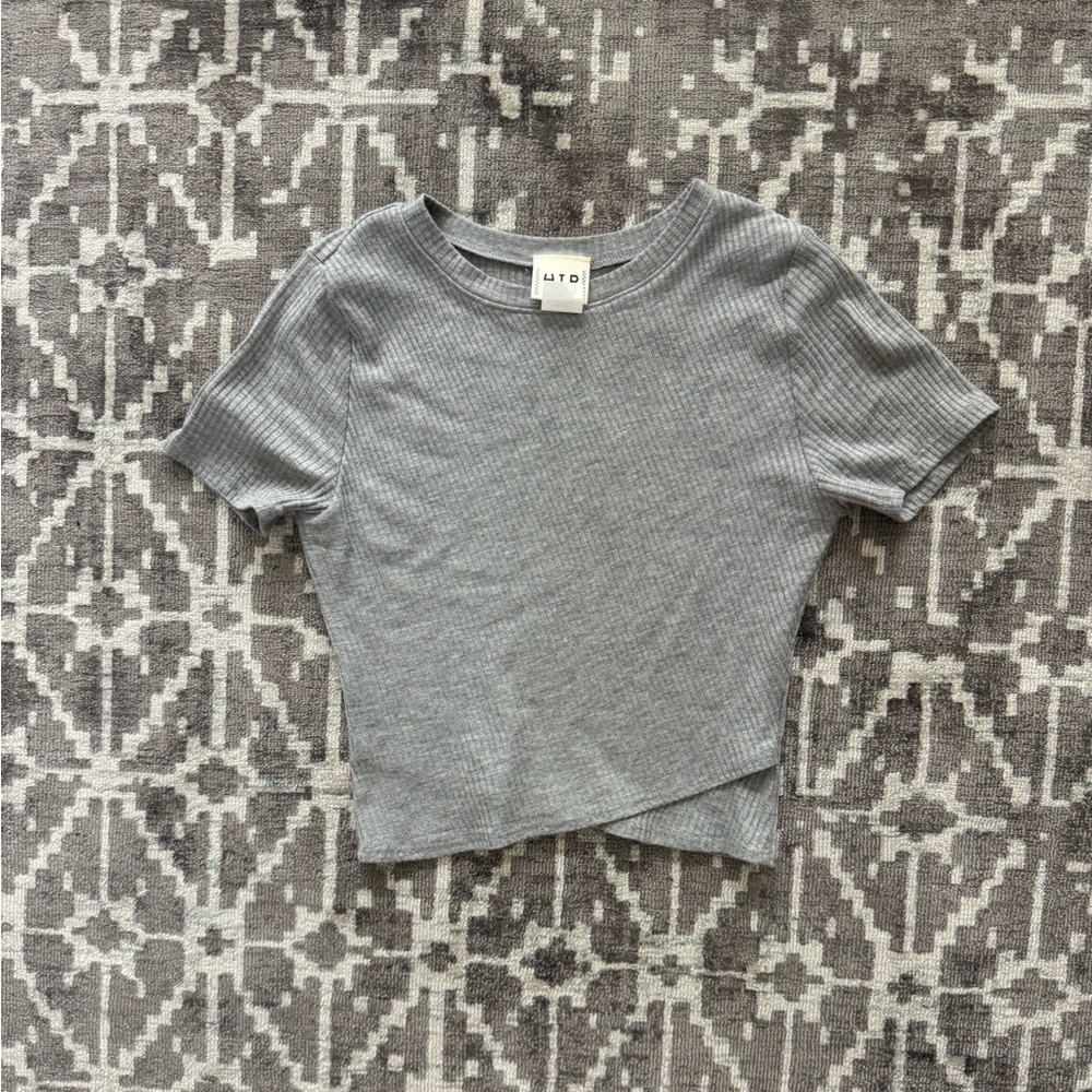 NWOT H.I.P. Heather Gray Ribbed Short Sleeve Tee Size M cropped tulip hem